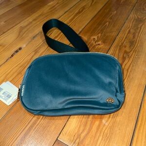 Lululemon Green Jasper Velour Belt Bag